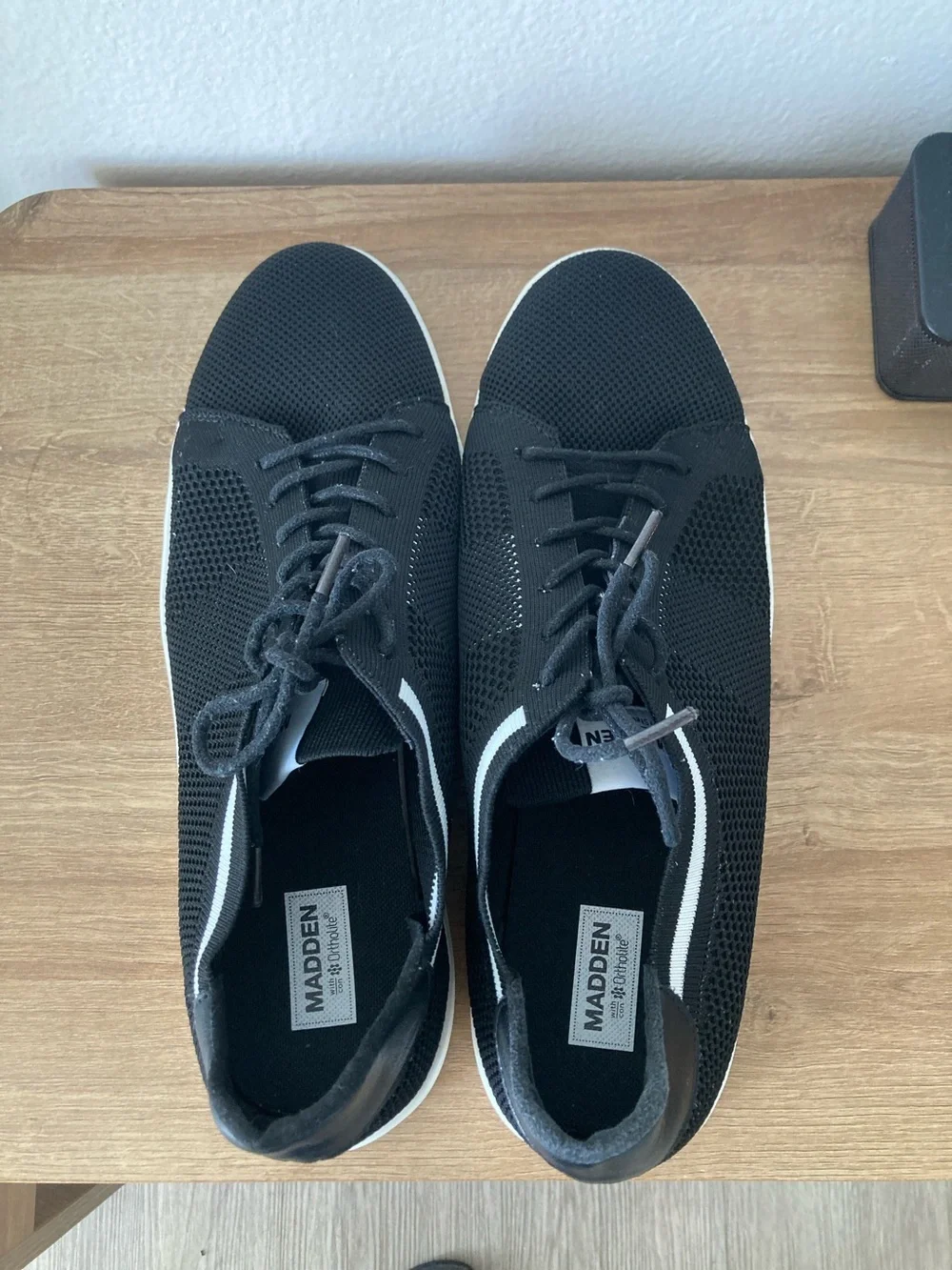 Men’s Black Knit Lace-Up Sneakers